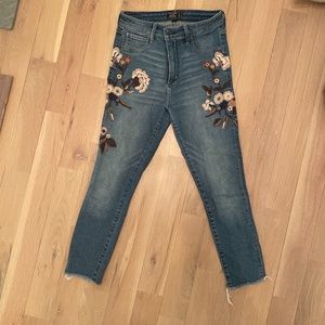 Abercrombie & Fitch embroidered skinny jeans